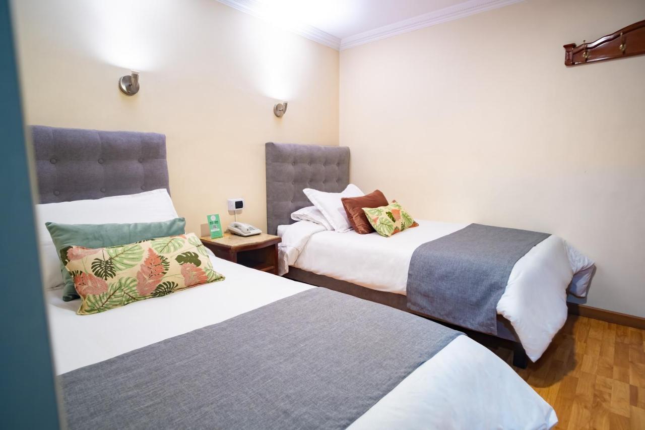 Hotel Virrey Central Богота Екстериор снимка